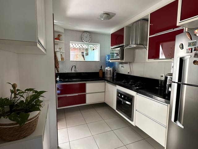 Casa 2 quartos e 3 banheiros, à venda, no bairro JARDIM GUANABARA em Macaé