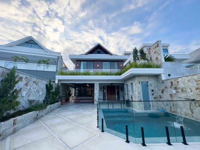 Casa com 350m² 4 quartos e 7 banheiros, à venda, no bairro Recreio dos Bandeirantes em Rio de Janeiro