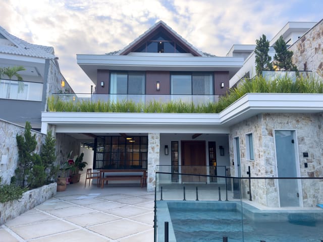 Casa com 350m² 4 quartos e 7 banheiros, à venda, no bairro Recreio dos Bandeirantes em Rio de Janeiro