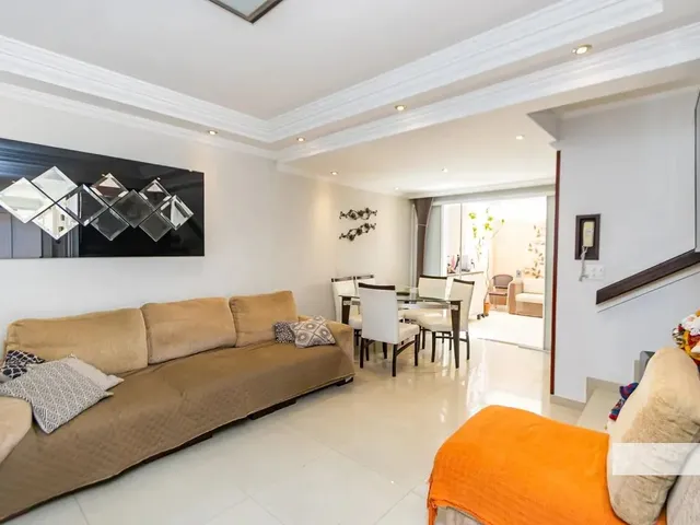 Casa 3 quartos e 4 banheiros, à venda, no bairro Cajuru em Curitiba