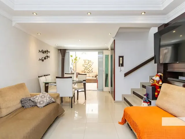 Casa 3 quartos e 4 banheiros, à venda, no bairro Cajuru em Curitiba