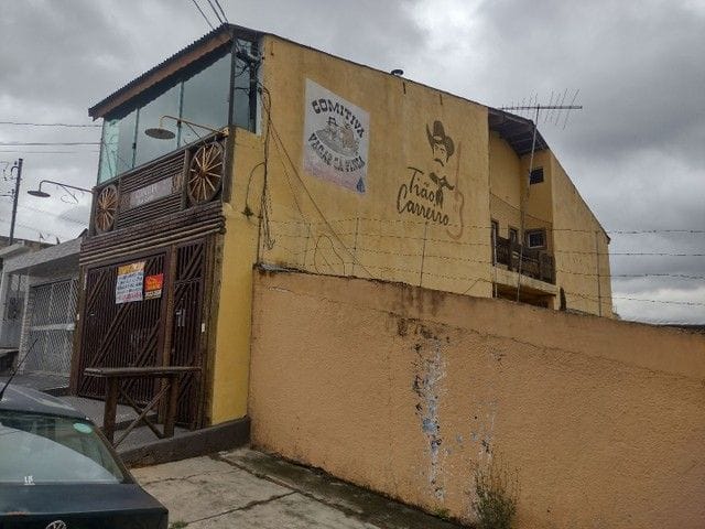 Casa com 330m² 5 quartos e 5 banheiros, à venda, no bairro Ayrosa em Osasco