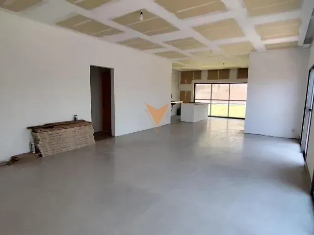 Casa 3 quartos e 4 banheiros, à venda, no bairro Loteamento Residencial Lago do Sol em Cotia