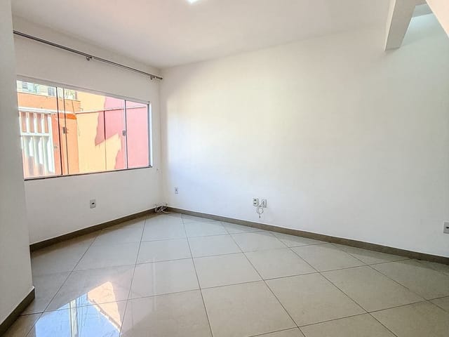 Casa 2 quartos e 2 banheiros, à venda, no bairro Novo Horizonte em Macaé