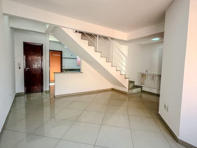 Casa 2 quartos e 2 banheiros, à venda, no bairro Novo Horizonte em Macaé