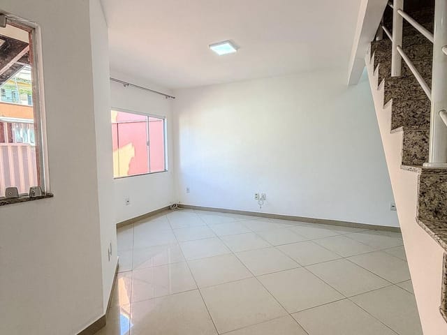Casa 2 quartos e 2 banheiros, à venda, no bairro Novo Horizonte em Macaé
