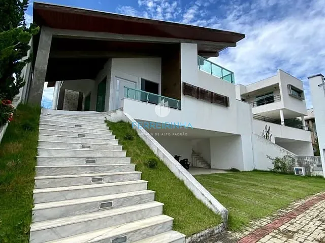 Casa com 490m² 3 quartos e 4 banheiros, à venda ou para alugar, no bairro Condomínio Residencial Jaguary em São José dos Campos