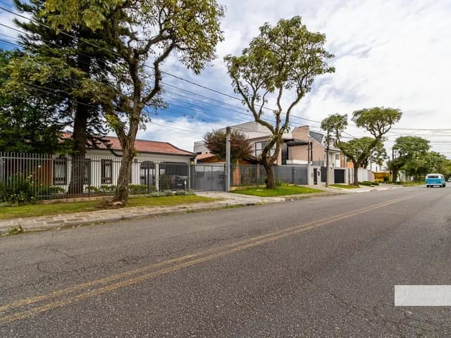 Casa 4 quartos e 4 banheiros, à venda, no bairro Jardim das Américas em Curitiba