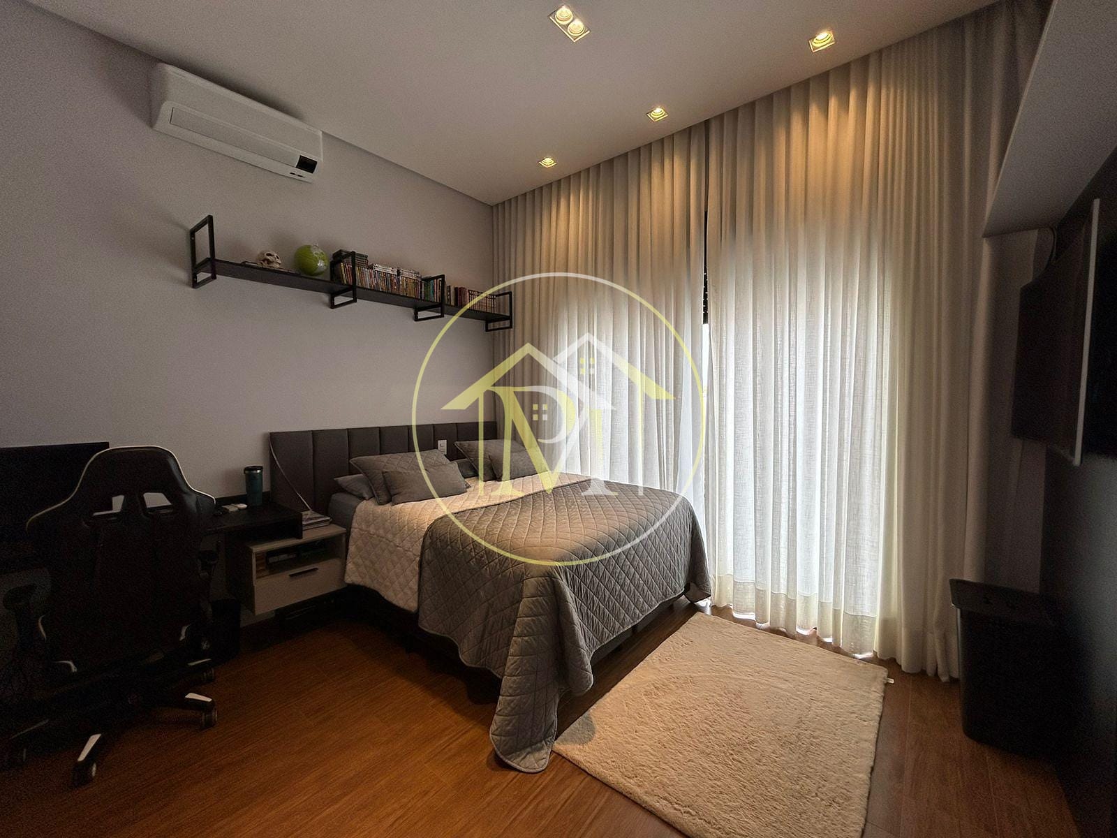 Casa à venda e aluguel com 4 quartos, 323m² - Foto 8