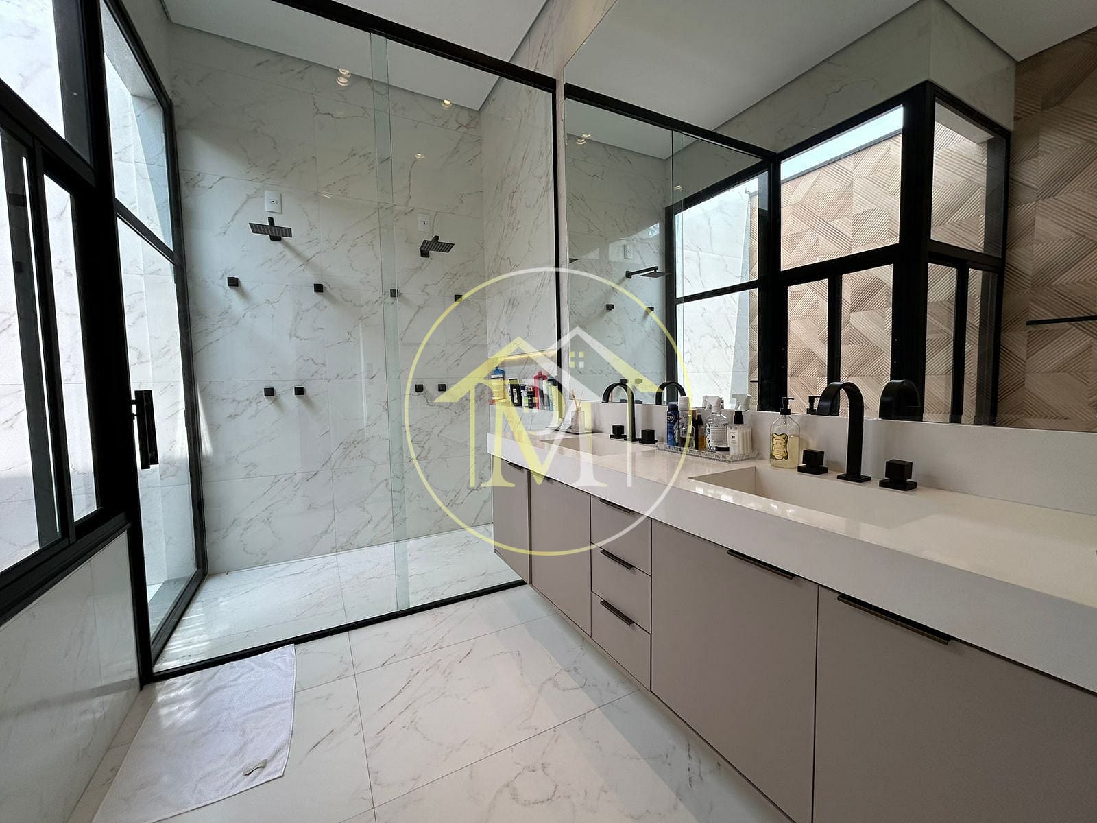 Casa à venda e aluguel com 4 quartos, 323m² - Foto 16
