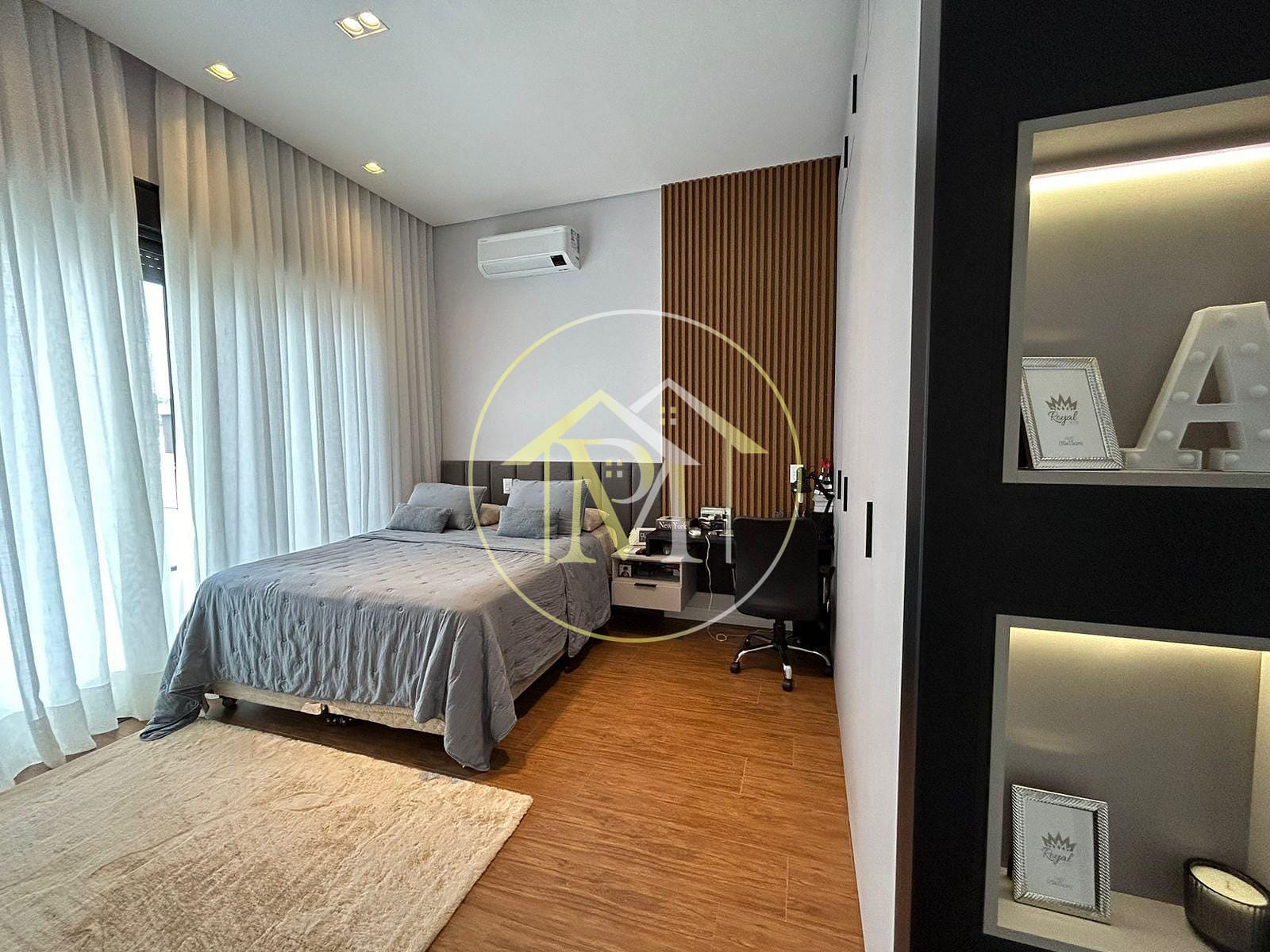 Casa à venda e aluguel com 4 quartos, 323m² - Foto 17