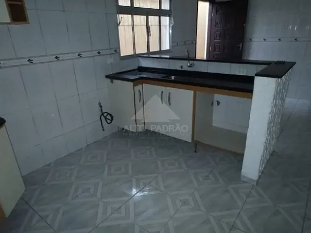Casa com 137m² 3 quartos e 2 banheiros, à venda, no bairro Vila Falchi em Mauá