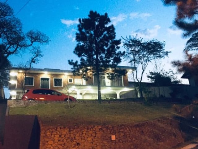 Casa com 1500m² 3 quartos e 3 banheiros, à venda, no bairro Morro Grande em Cotia