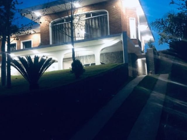 Casa com 1500m² 3 quartos e 3 banheiros, à venda, no bairro Morro Grande em Cotia