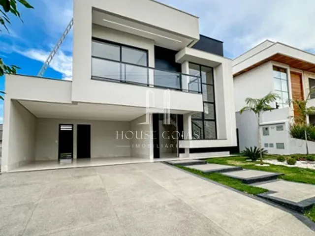 Casa com 325m² 3 quartos e 4 banheiros, à venda, no bairro Parqville Pinheiros em Aparecida de Goiânia
