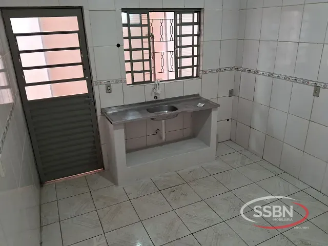 Casa 2 quartos e 1 banheiro, para alugar, no bairro Jardim da Alvorada em Nova Odessa