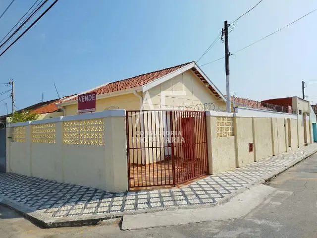 Casa à venda, no bairro Centro em Taubaté