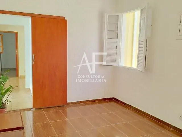 Casa à venda, no bairro Centro em Taubaté