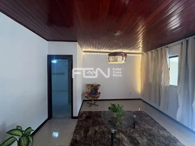 Casa com 208m² 7 quartos e 3 banheiros, para alugar, no bairro Gleba B em Camaçari