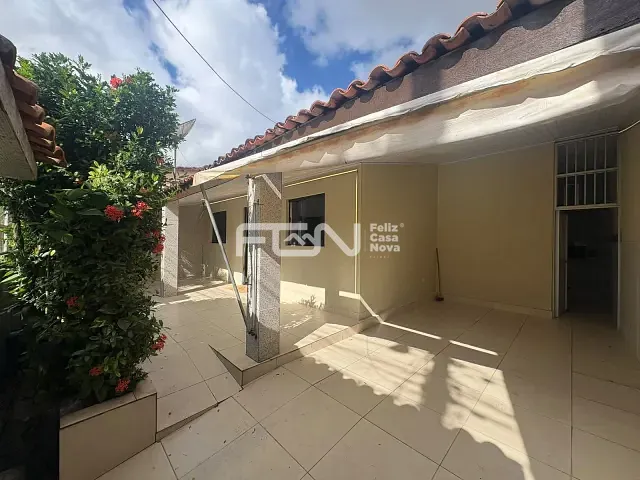 Casa com 208m² 7 quartos e 3 banheiros, para alugar, no bairro Gleba B em Camaçari