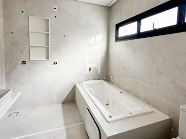 Casa com 300m² 3 quartos e 5 banheiros, à venda, no bairro Parqville Pinheiros em Aparecida de Goiânia