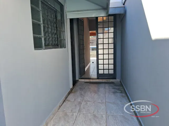 Casa 2 quartos e 1 banheiro, para alugar, no bairro Jardim Capuava em Nova Odessa