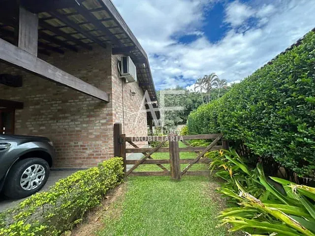 Casa com 1000m² 3 quartos e 3 banheiros, à venda, no bairro Nossa Senhora do Perpétuo Socorro em Pindamonhangaba