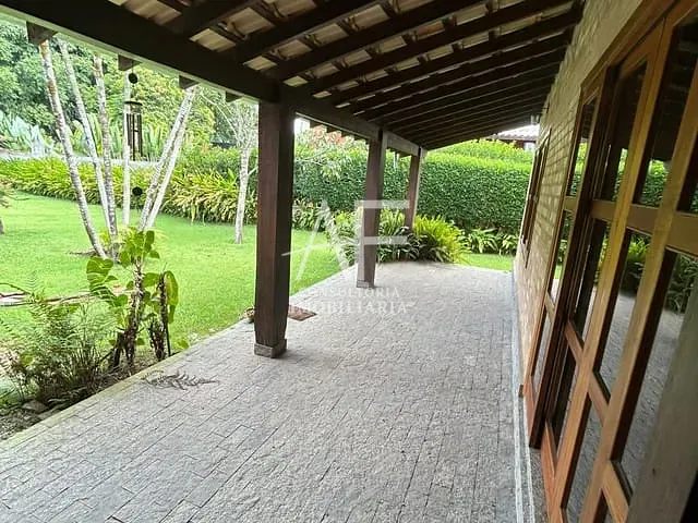 Casa com 1000m² 3 quartos e 3 banheiros, à venda, no bairro Nossa Senhora do Perpétuo Socorro em Pindamonhangaba