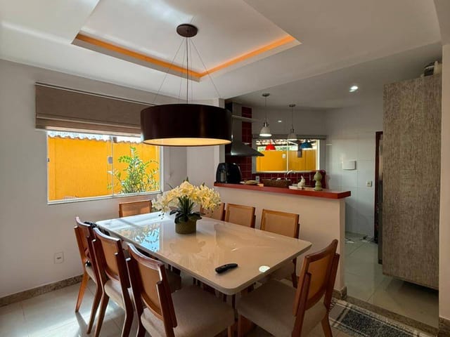 Casa 3 quartos e 3 banheiros, para alugar, no bairro Glória em Macaé