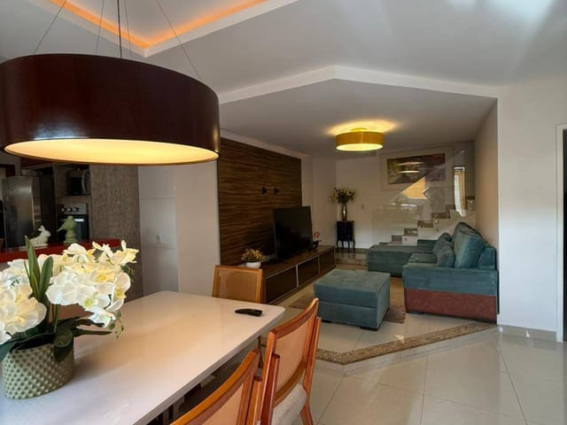 Casa 3 quartos e 3 banheiros, para alugar, no bairro Glória em Macaé