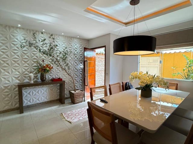Casa 3 quartos e 3 banheiros, para alugar, no bairro Glória em Macaé