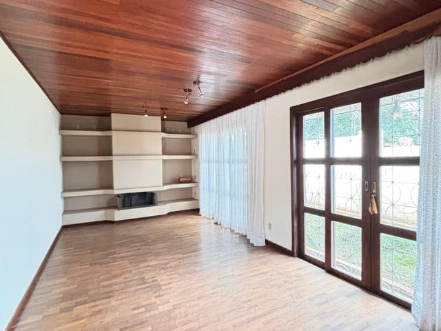 Casa com 240m² 3 quartos e 4 banheiros, à venda, no bairro Estrela em Ponta Grossa