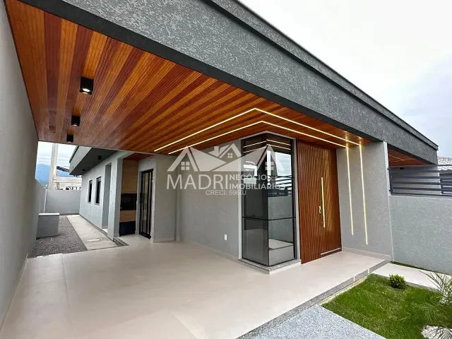 Casa 3 quartos e 2 banheiros, à venda, no bairro Guarda do Cubatão em Palhoça