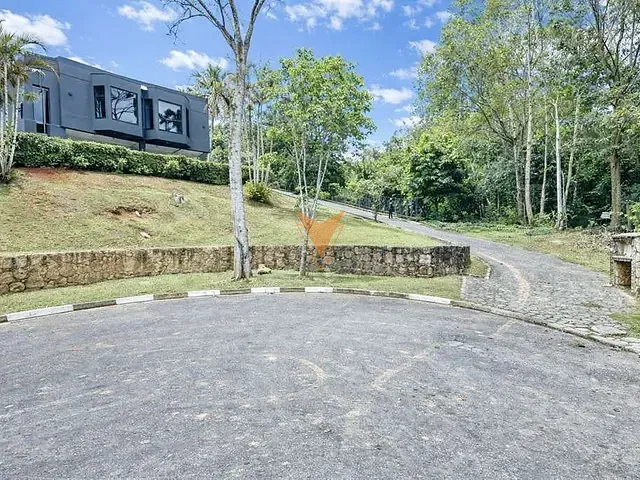 Casa 4 quartos e 5 banheiros, à venda, no bairro Granja Viana em Embu das Artes