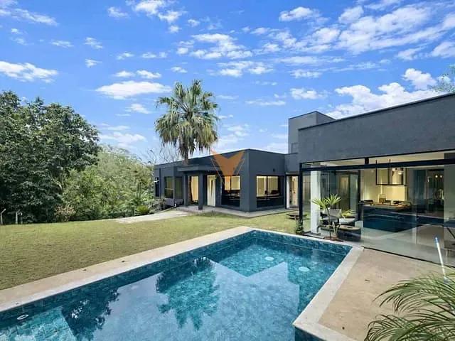 Casa 4 quartos e 5 banheiros, à venda, no bairro Granja Viana em Embu das Artes