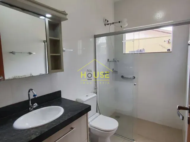 Casa 3 quartos e 2 banheiros, para alugar, no bairro Jardim das Palmeiras II em Votuporanga