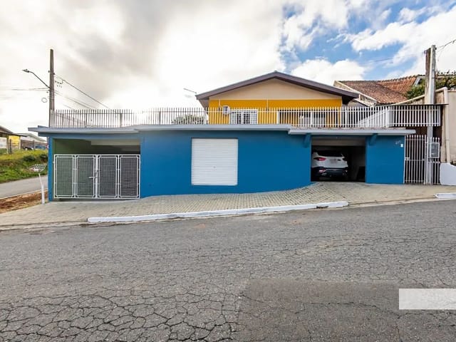 Casa 3 quartos e 3 banheiros, à venda, no bairro Taboão em Curitiba