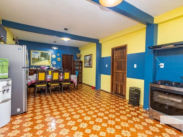 Casa 3 quartos e 3 banheiros, à venda, no bairro Taboão em Curitiba