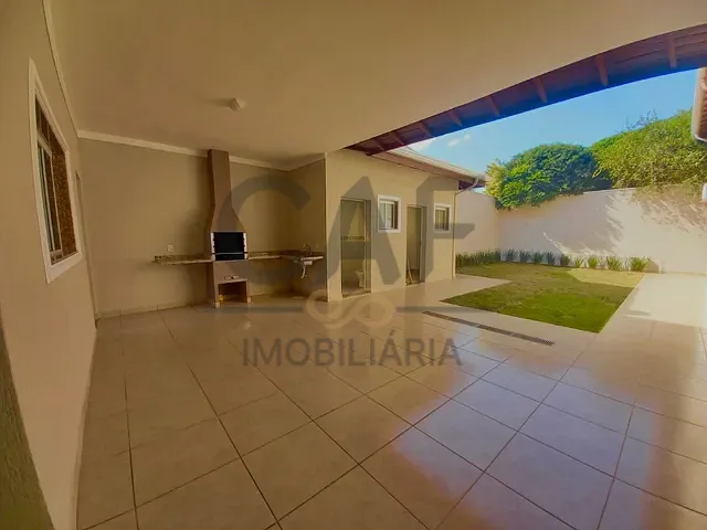 Casa com 420m² 3 quartos e 4 banheiros, à venda, no bairro Parque Residencial Nova Holanda em Holambra