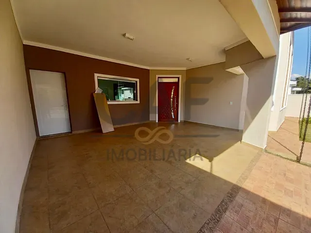 Casa com 420m² 3 quartos e 4 banheiros, à venda, no bairro Parque Residencial Nova Holanda em Holambra