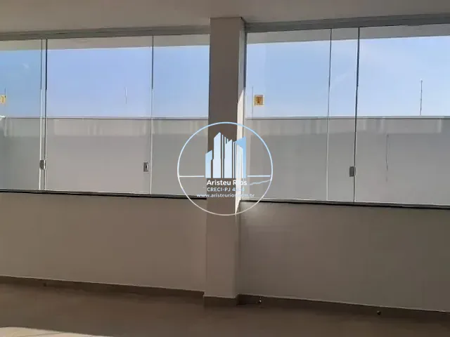 Casa com 300m² 3 quartos e 4 banheiros, à venda, no bairro Colinas de Santa Bárbara em Pouso Alegre