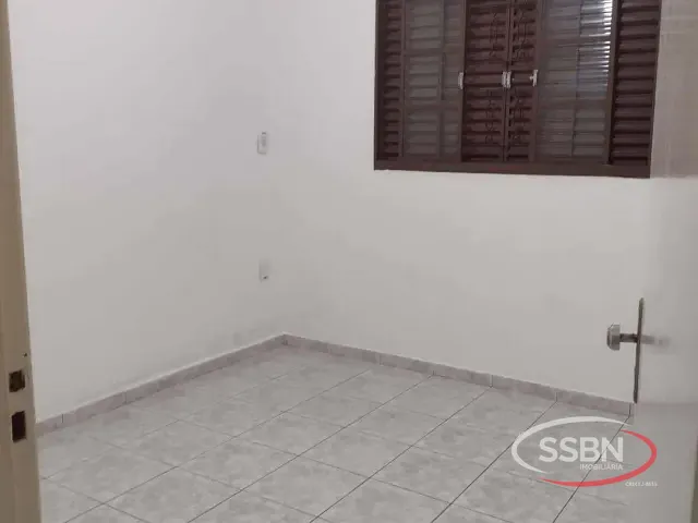 Casa 3 quartos e 2 banheiros, para alugar, no bairro Parque São Jerônimo em Americana