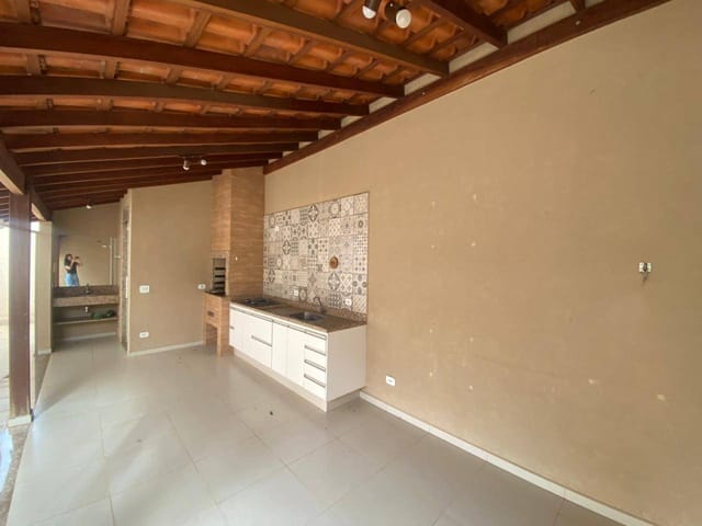 Casa 3 quartos e 1 banheiro, para alugar, no bairro Parque Universitário em São João da Boa Vista