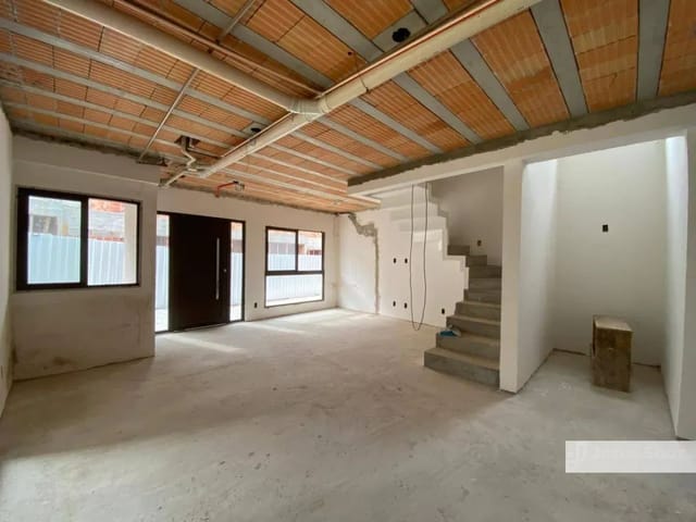 Casa 3 quartos e 7 banheiros, à venda, no bairro Santa Felicidade em Curitiba