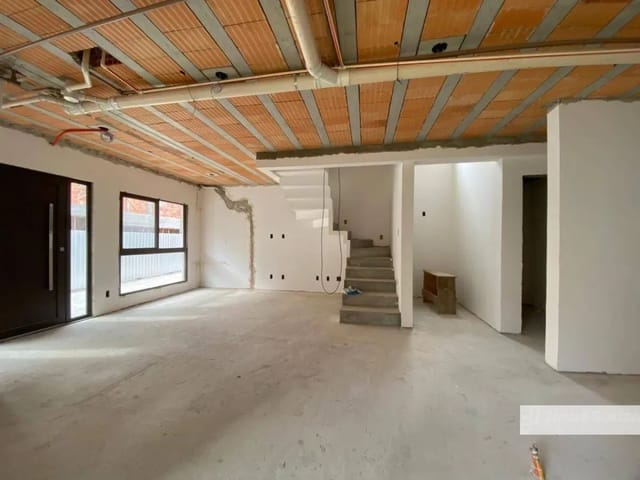 Casa 3 quartos e 7 banheiros, à venda, no bairro Santa Felicidade em Curitiba