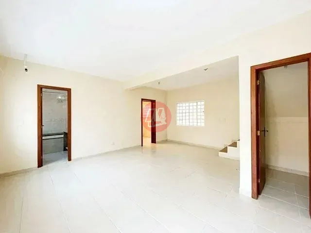 Casa 2 quartos e 2 banheiros, para alugar, no bairro Teresópolis em Porto Alegre