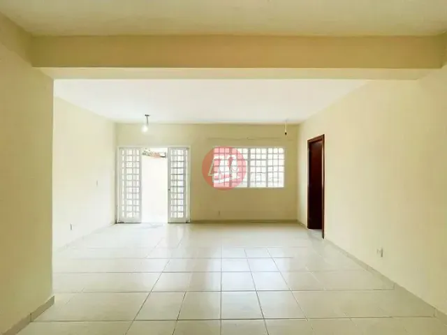 Casa 2 quartos e 2 banheiros, para alugar, no bairro Teresópolis em Porto Alegre