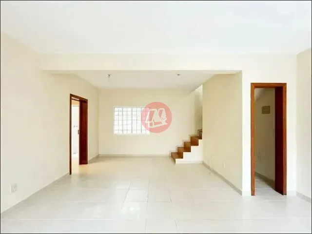 Casa 2 quartos e 2 banheiros, para alugar, no bairro Teresópolis em Porto Alegre