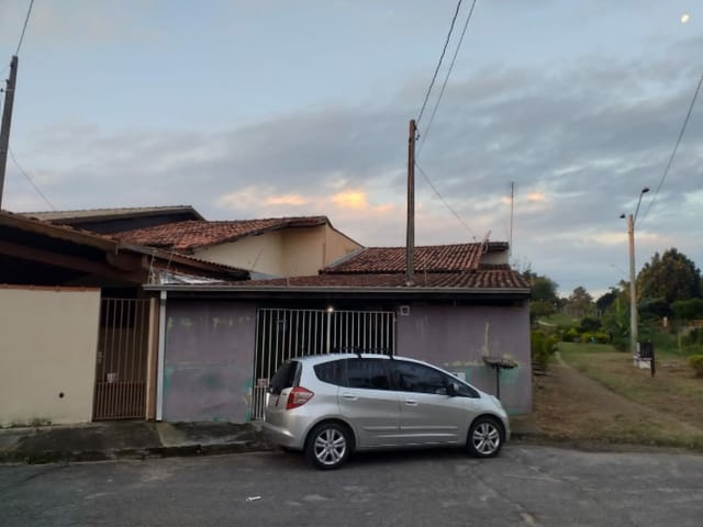 Casa com 135m² 2 quartos e 1 banheiro, à venda, no bairro Residencial Mombaça em Pindamonhangaba