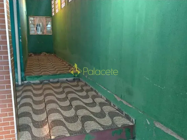 Casa com 135m² 2 quartos e 1 banheiro, à venda, no bairro Residencial Mombaça em Pindamonhangaba